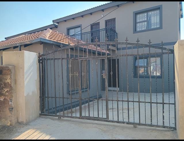 1 BEDROOM FREEHOLD TO LET IN COSMO CITY